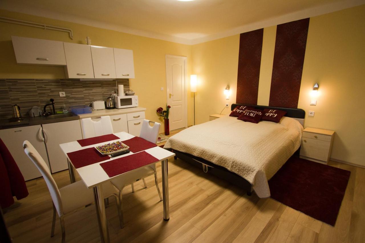 Angyal Apartman Cserkeszolo Ngoại thất bức ảnh