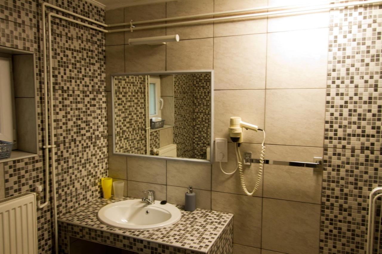 Angyal Apartman Cserkeszolo Ngoại thất bức ảnh